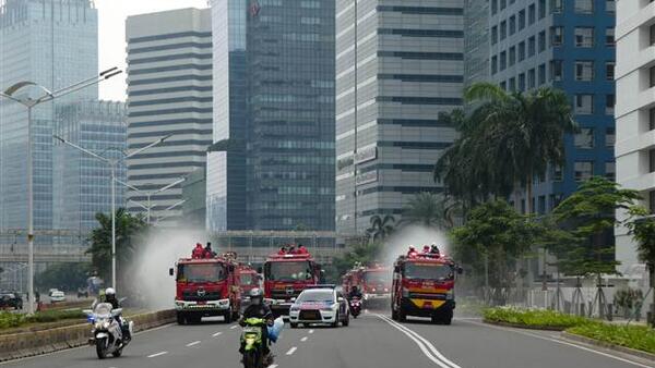 Endonezya&rsquo;nın başkenti Cakarta&rsquo;da koronavirüs nedeniyle ilan edilen acil durum uzatıldı
