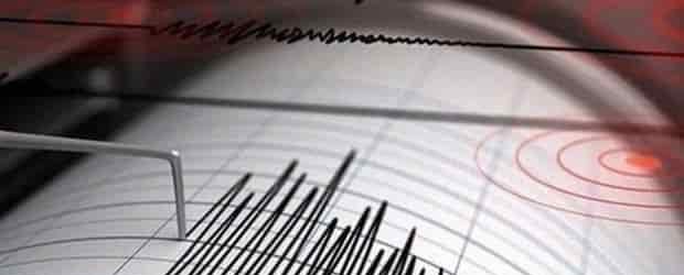 Endonezya’da 7,7 büyüklüğünde deprem meydana geldi